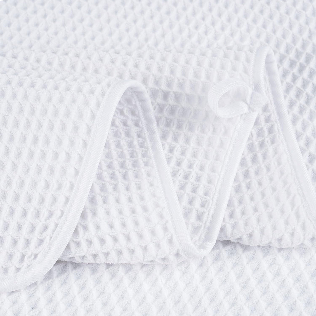 POLYTE 430 GSM Poly Blend Microfiber Quick Dry Waffle Bath Towel, 30x60 in
